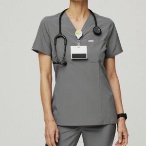 Figs Set in Dark Sage Fion Lite